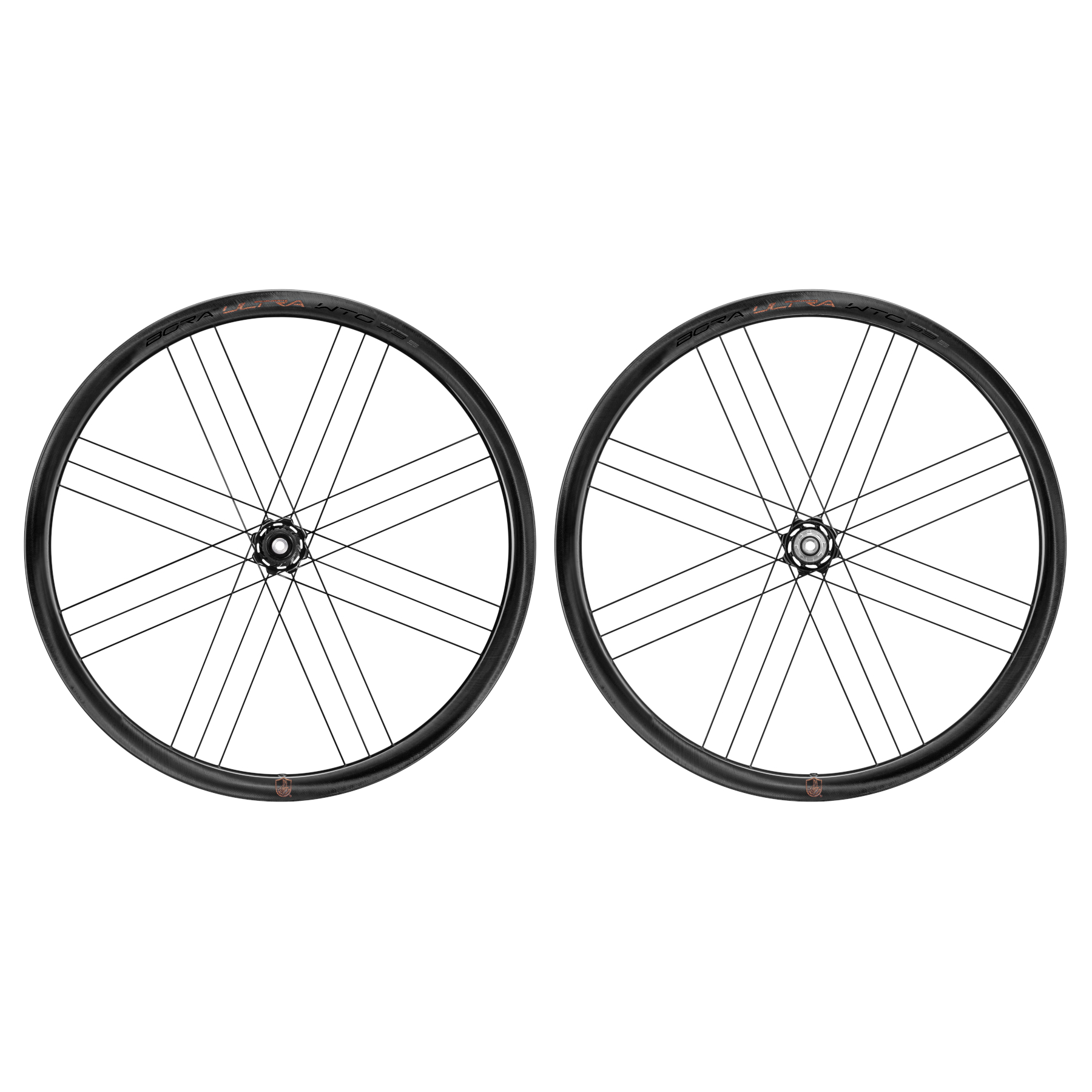 Campagnolo-Bora-Ultra-WTO-33-DB-Wheelset-1.jpg Paire de roues Campagnolo Bora Ultra WTO 33 DB - 28" | Carbone | 2-Way Fit | AFS - 12x100 mm | 12x142 mm - HG-EV (N3W / XDR) – Bild 1